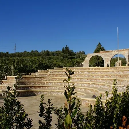 Borgo Piazza Country Farm Borgia