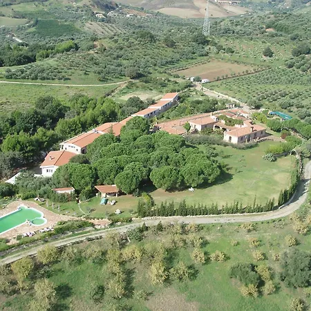 Alojamento de Acomodação e Pequeno-almoço Borgo Piazza Country Farm 3*