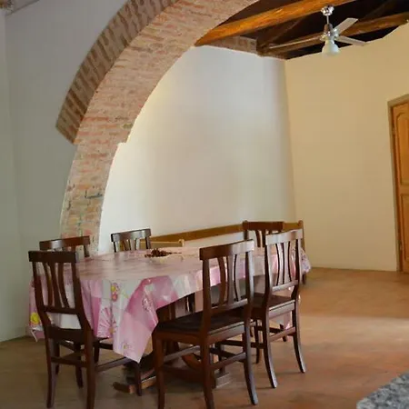 Borgo Piazza Country Farm Bed & Breakfast