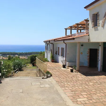 Borgo Piazza Country Farm 3* Borgia
